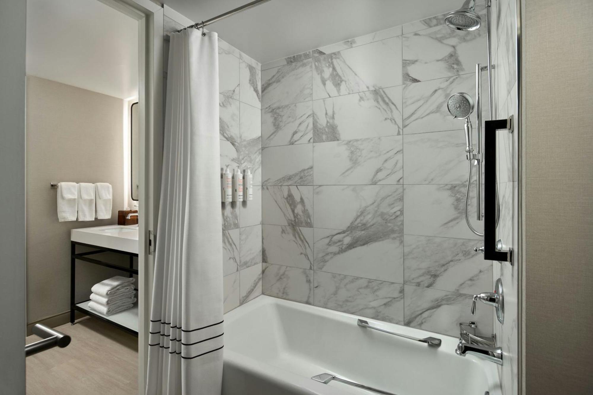 Washington Dulles Marriott Hotel 3*